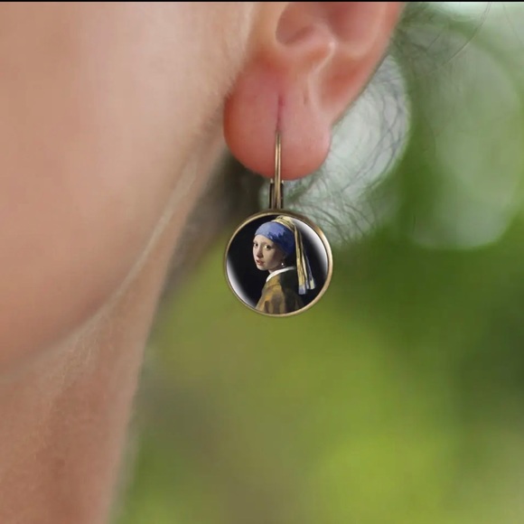 Vintage Earrings  Based on the painting “Girl With A Pearl Earring” - Picture 2 of 4